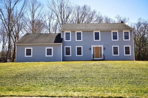 118 Blue Ridge Dr, Vernon, CT 06066-5835