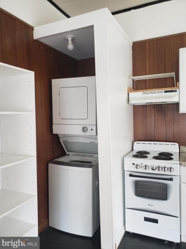 1813 19 St, Philadelphia PA  19146-1438 exterior