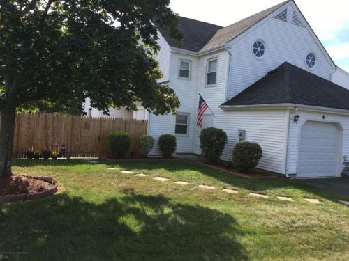 4 Lazarus Dr, East Freehold NJ  07728-4322 exterior