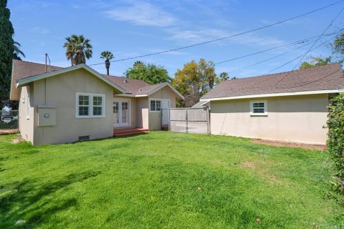 6236 Palm Ave, Riverside CA  92506-2078 exterior