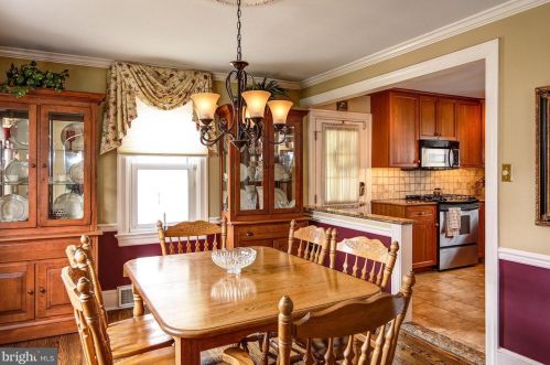 287 Wayne Ave, Tavistock NJ 08033-1008 exterior