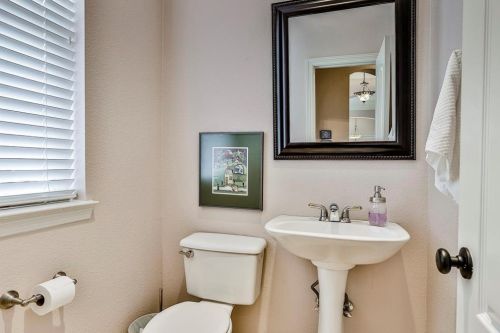 8216 Bridge St, Fort Worth TX 76103-1350 exterior