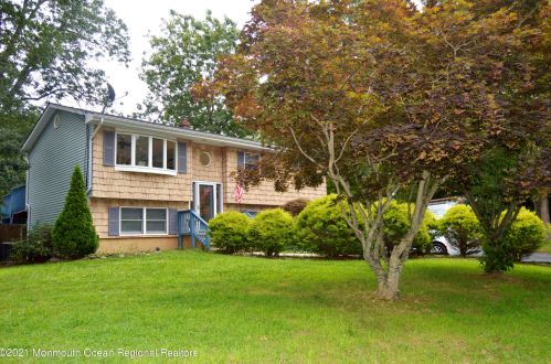 24 Walter Dr, Jackson Twp, NJ 08527-3418