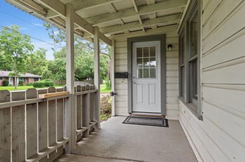 414 Rockisland St, Angleton TX  77515-5719 exterior