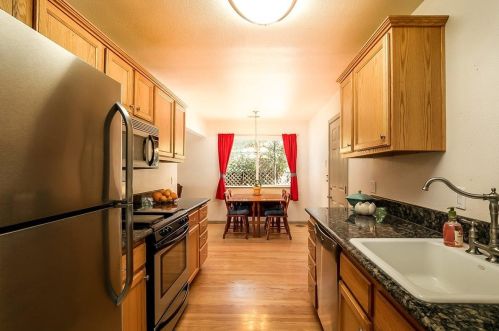 2631 Blackburn Dr, Davis, CA 95618-1542