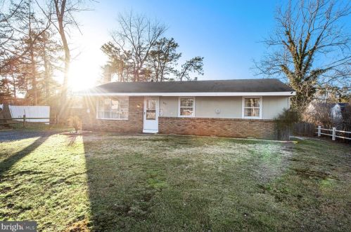 302 Shawnee Trl, Browns Mills, NJ 08015-6120