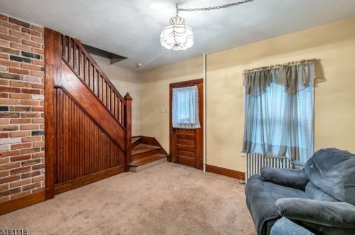15 Blakely Ave, Dover, NJ 07801-1828