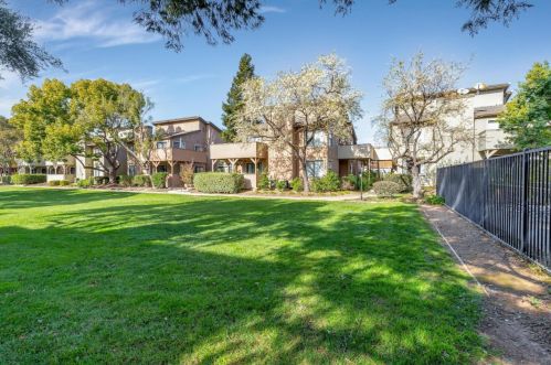 225 Del Monte Ln, Morgan Hill, CA 95037-3543