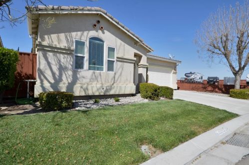 2976 La Vina Cir, Los Banos, CA 93635-9498