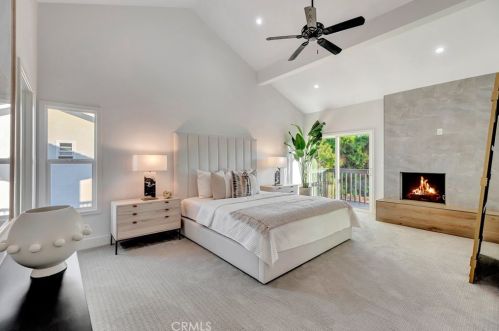 5892 Bellfield Ln, Huntington Beach CA  92648-1041 exterior
