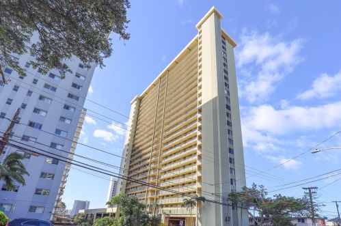 1561 Pensacola St, Honolulu HI  96822-3893 exterior