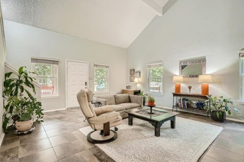6555 Fair Vly Trl, Austin TX  78749-1266 exterior