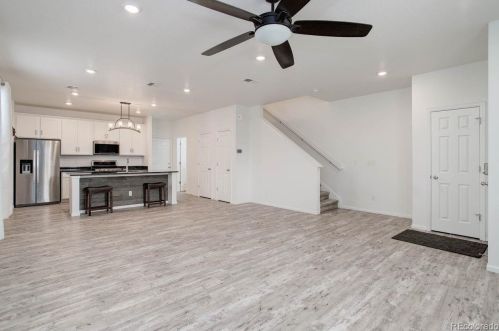 21051 60th Ave, Denver CO  80019 exterior