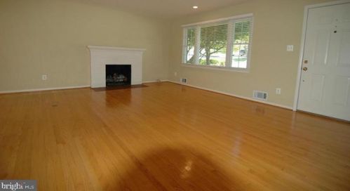 5310 Oldcastle Ln, Springfield VA  22151-1930 exterior