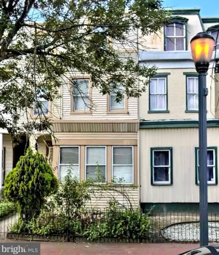 117 Linden St, Camden, NJ 08102-1630