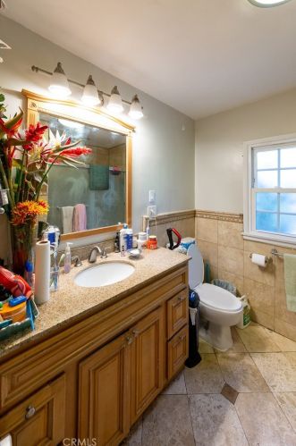 1401 Hillcrest Ave, Glendale CA  91202-1505 exterior