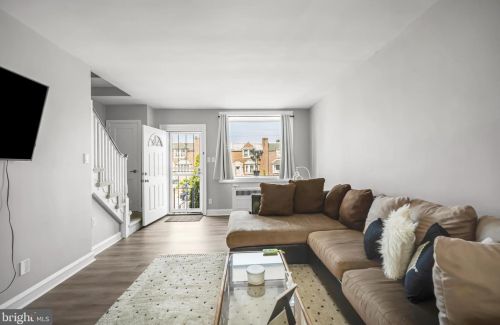 1522 Benner St, Philadelphia, PA 19149-3302
