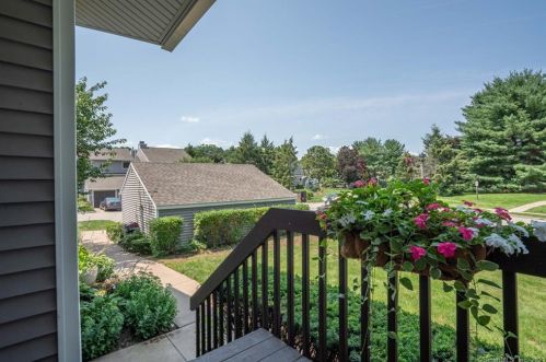 1401 Mill Pond Dr, Wapping, CT 06074-4333