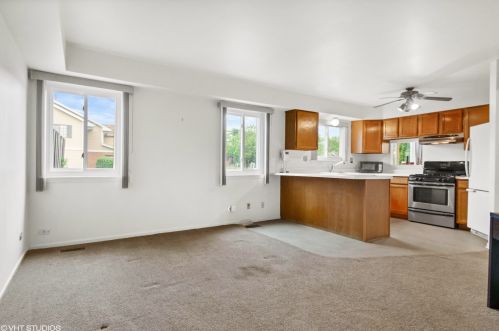 483 Clare Ct, Wood Dale, IL 60191-2731