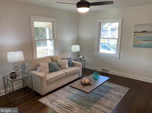 9407 Colesville Rd, Silver Spring MD 20901-4819 exterior