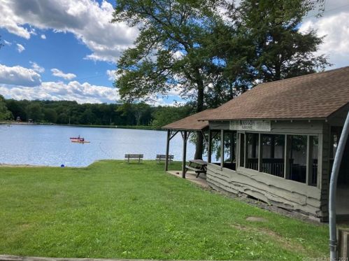83 Lakeview Dr, Bethlehem, CT 06751-1314