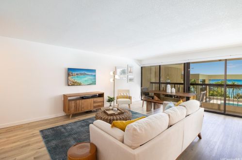 2470 Kalakaua Ave, Honolulu, HI 96815-3265