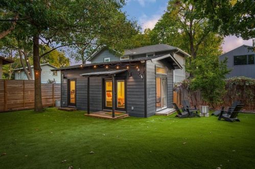 1305 40 St, Austin TX  78756-3614 exterior