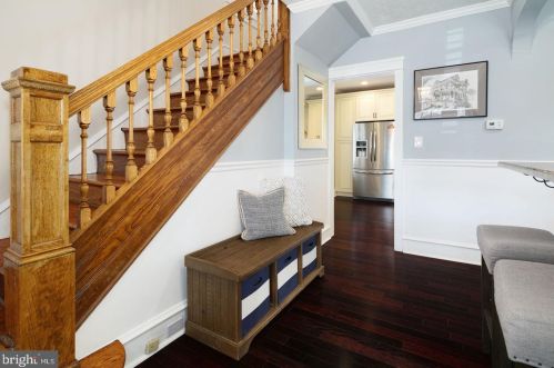 19 Grove St, Tavistock, NJ 08033-1209