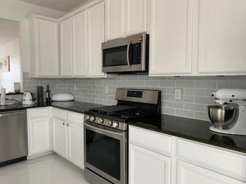 1495 Chase Ln, Irving TX  75063-3418 exterior