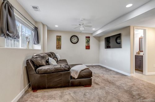 18683 Crestridge Dr, Aurora CO 80015-5128 exterior