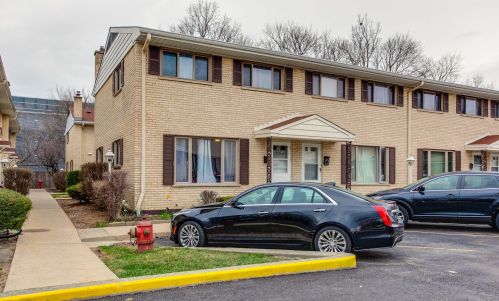 622 Central Rd, Arlington Hts, IL 60005-3210
