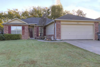 3013 Village Dr, Catoosa, OK 74015-6520