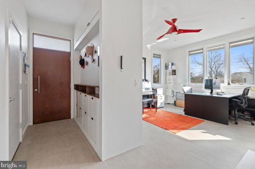 46 Leavitt Ln, Princeton NJ  08540-3921 exterior