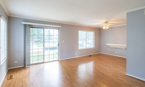 1231 Sandhurst Ln, South Elgin, IL 60177-2921
