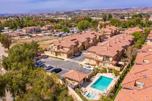 1448 Patricia Ave, Simi Valley CA  93065-7830 exterior