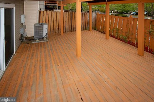 5986 Annaberg Pl, Springfield VA  22015-2832 exterior
