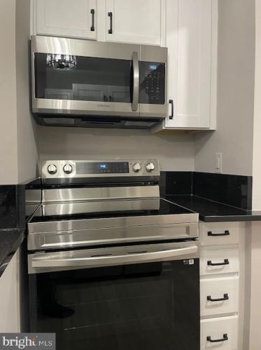 1384 Ironwood St, Woodbridge, VA 22191-3139