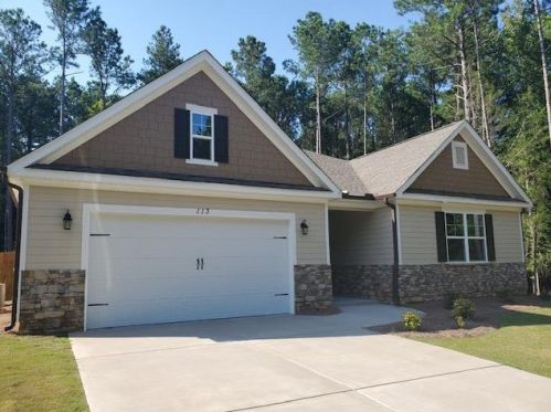 113 Godfrey Dr, Mc Cormick, SC 29835-2740