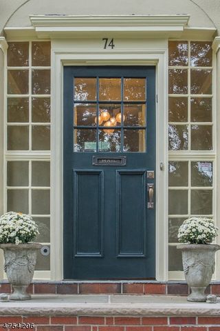 74 Christopher St, Montclair, NJ 07042-4228