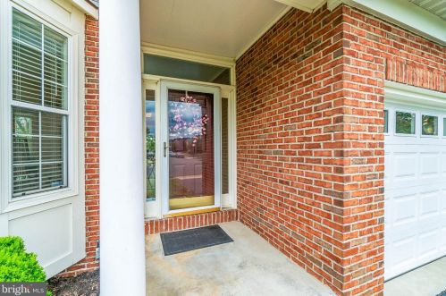 612 Patrice Dr, Leesburg, VA 20175-8971