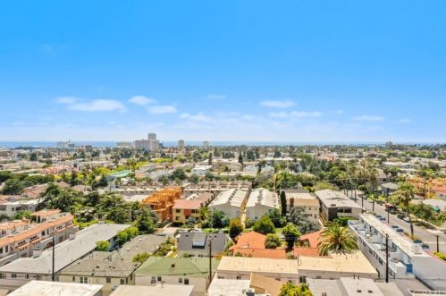912 16th St, Santa Monica CA  90403-3222 exterior