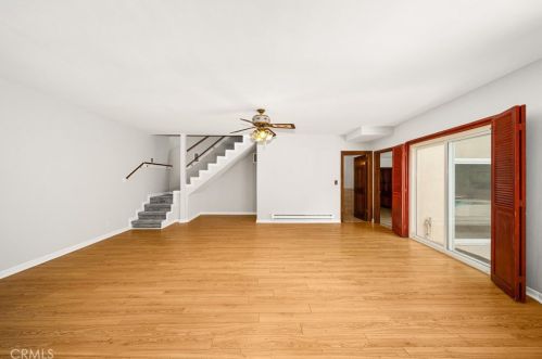 231 Sleepy Holw Dr, Glendale CA 91206-4727 exterior