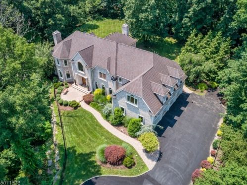 7 Amira Ln, Kinnelon, NJ 07405-2958
