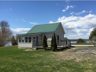 49 Coon Pt Rd, Alburgh VT  exterior