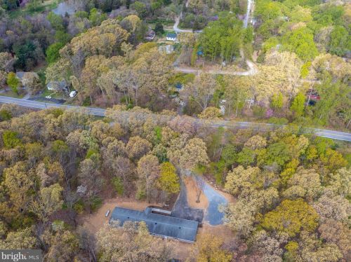 2324 Chestnut Hill Rd, Harpers Ferry WV  25425-5140 exterior