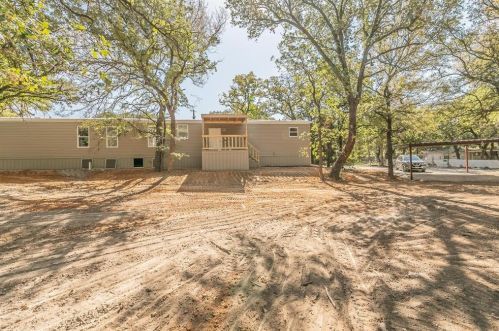 6033 Hidden Cir, Azle, TX 76020-6537
