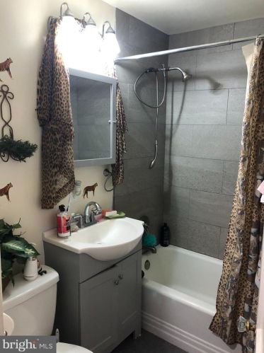 128 Roselawn Ave, Lancaster PA  17603-6607 exterior