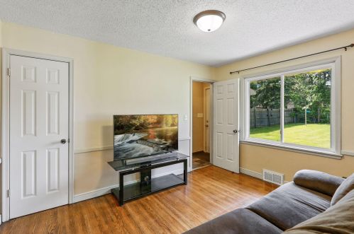 1728 Clear Ave, Saint Paul MN  55106-2224 exterior