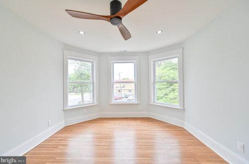 90 Holly Ave, Pitman NJ  08071-1249 exterior