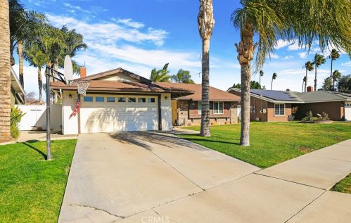 3915 Furlong St, Riverside, CA 92505-3016